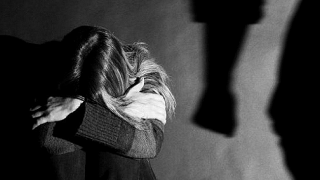 Elena Manzini continua a raccontarci delle violenze subite da Alice…