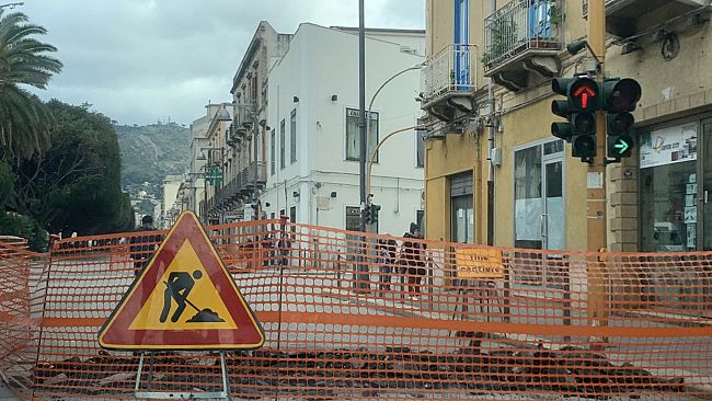 Strisce pedonali in via Fardella, ultimi aggiornamenti sui lavori