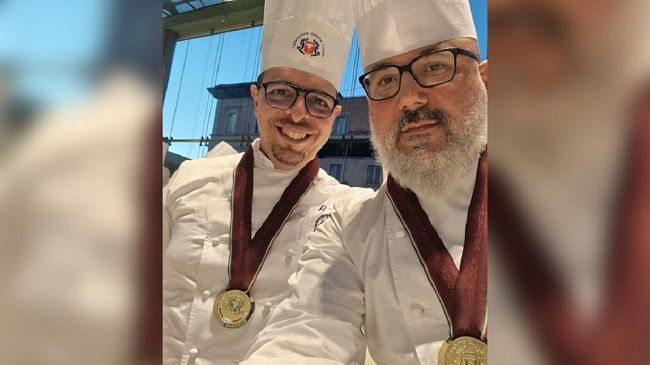 Onorificenza per 25 anni di carriera agli chef Paolo Austero e Antonino Fratello