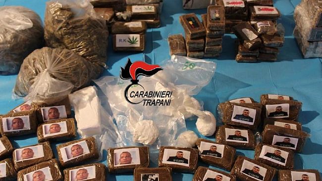 Marsala, droga marchiata Messina Denaro e Riina: arrestato 28enne marsalese