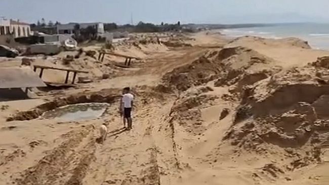 Spiagge devastate a Triscina dagli scavi per la nuova fognatura, Serena Navetta lancia una petizione