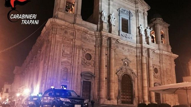Marsala: manomette il braccialetto elettronico ed evade dai domiciliari