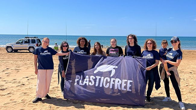 Plastic Free, Demetra, Noi, Rotaract e Croce Rossa insieme per ripulire la spiaggia di Triscina 