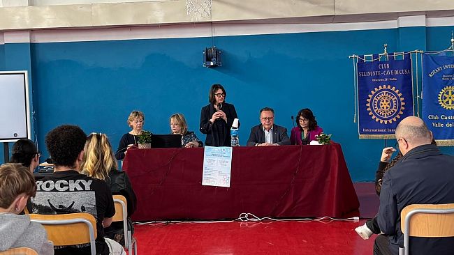 malattie-sessualmente-trasmesse-rotary-club-castelvetrano-e-inner-wheel-selinunte-per-educare-i-giovani