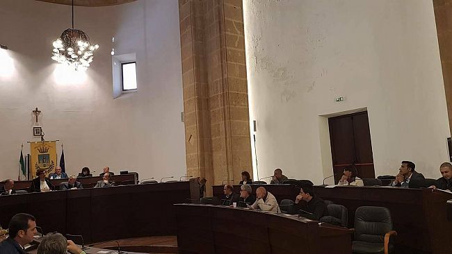 Mazara, la maggioranza trova i numeri ed approva il “Piano Tari 2017” modificato dalla Giunta dopo la bocciatura dell’opposizione del 29 marzo. (Chi ha votato e come)