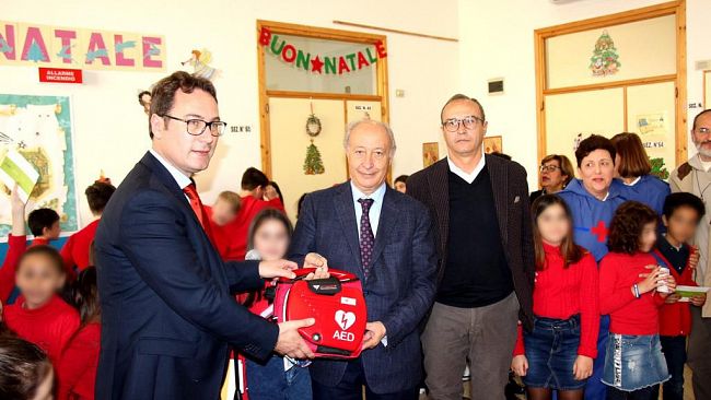 Marsala cardioprotetta, donato un defibrillatore al plesso Digerbato, nel versante nord del territorio