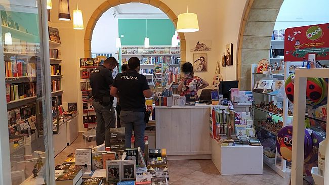Mazara, rapina ad una libreria del centro storico