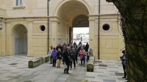 Sbarco di crocieristi a Favignana. In 98 visitano il centro e l’ex Stabilimento Florio