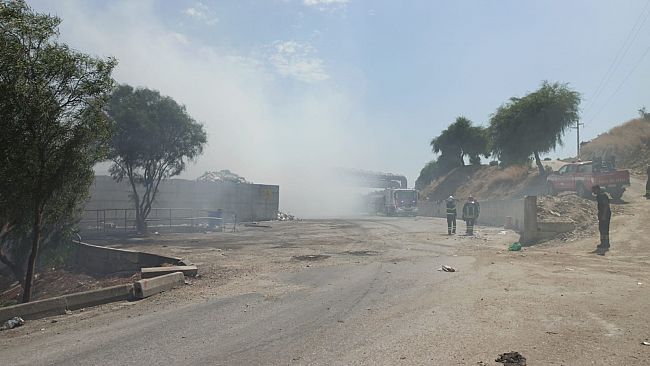 Grave incendio nei capannoni della Trapani Servizi, danni ingentissimi