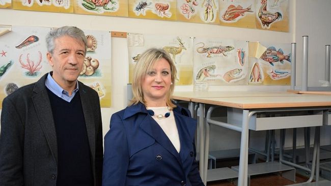 consegnati-stamani-gli-arredi-scolastici-agli-istituti-scolastici-di-competenza-comunale