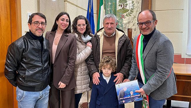 Emozione e orgoglio a Buseto Palizzolo per il successo di Alessandro Gervasi a Sanremo