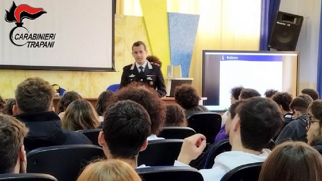 Droga, carabinieri: controlli ed incontri formativi a Mazara e Salemi