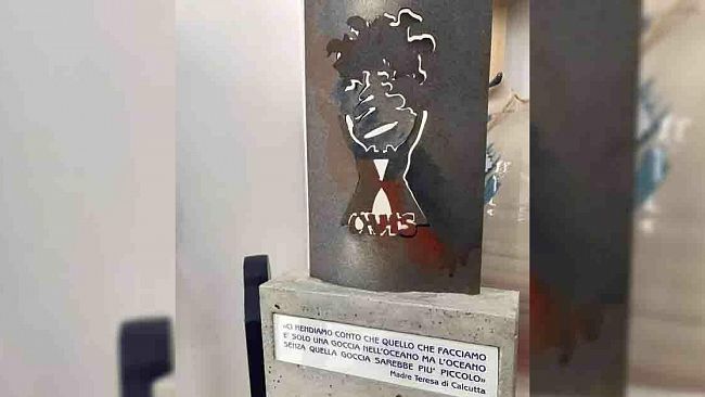 Mazara, l’Avis dona una miniatura del ‘Monumento al donatore’ al Sindaco Cristaldi