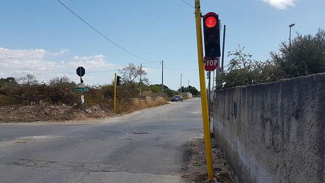 VIDEO – Mazara, dopo il nostro servizio ricomparsi semafori al pericoloso incrocio vie Salemi-Ballatore