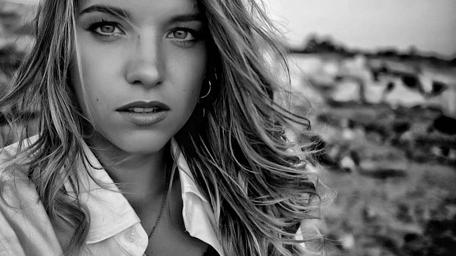 La trapanese Floriana Poma in “Màkari”: «Il debutto cinematografico a casa mia»