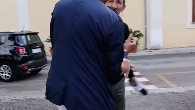 il-giornalista-pino-maniaci-aggredito-dal-consigliere-comunale-gaspare-anzelmo-il-video