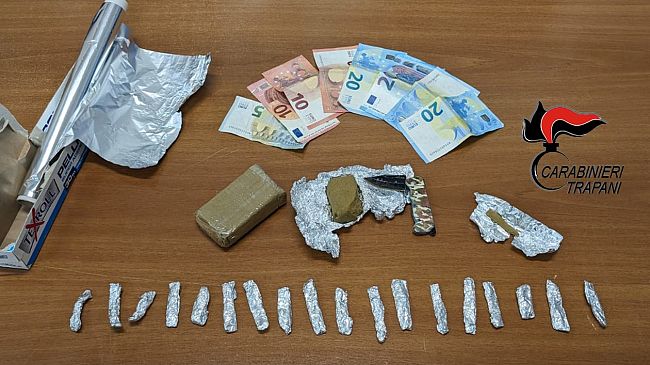  Trapani: spaccio di droga. Arrestato 20enne trapanese