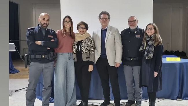 Ic Capuana Pardo, per il Safer Internet Day incontro con la Polizia Postale