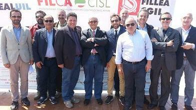 Lavoratori in piazza per manifestare per lo sblocco dei cantieri edili nel Trapanese. Stamattina a Marsala l’iniziativa di Cgil, Cisl e Uil