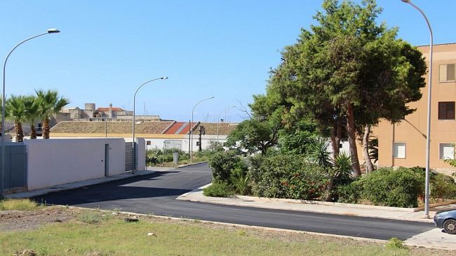 Strade del territorio. A Marsala continuano i lavori di rifacimento dell’asfalto