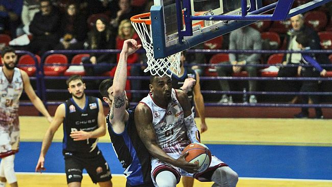 Pallacanestro Trapani strepitosa, vittoria da urlo a Latina!