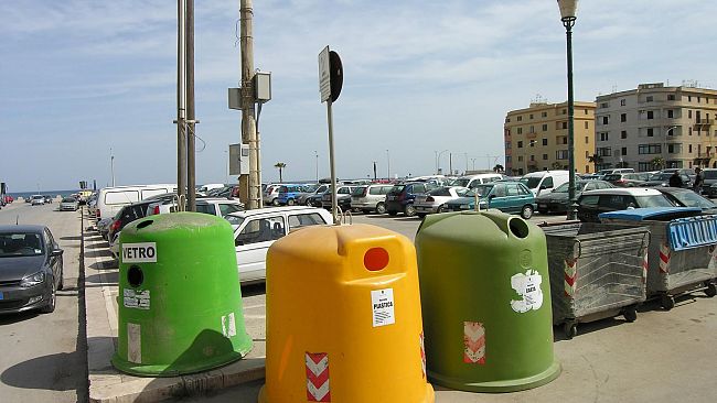 Raccolta differenziata, si inizia a fare sul serio. Controlli serrati e multe per chi non rispetta le regole