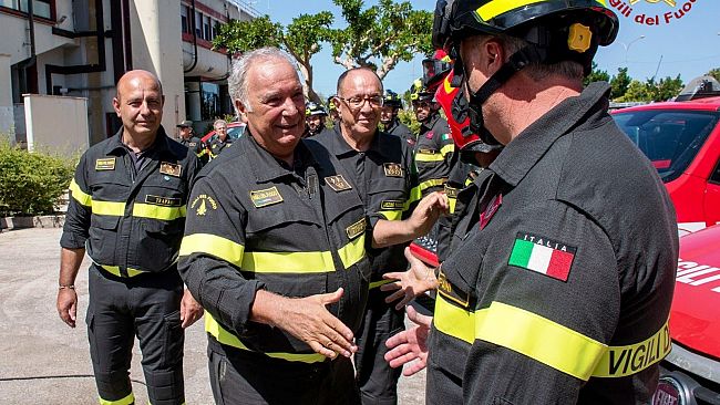 Vigili del Fuoco , va in pensione un pilastro come Piero Silvano