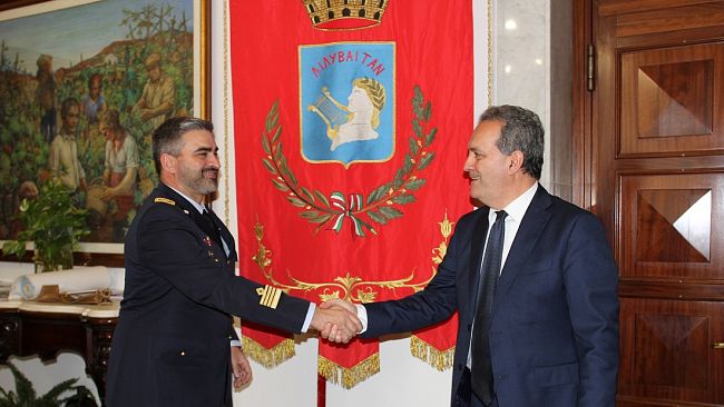Marsala, incontro fra il sindaco e il comandante col. Daniele Donati