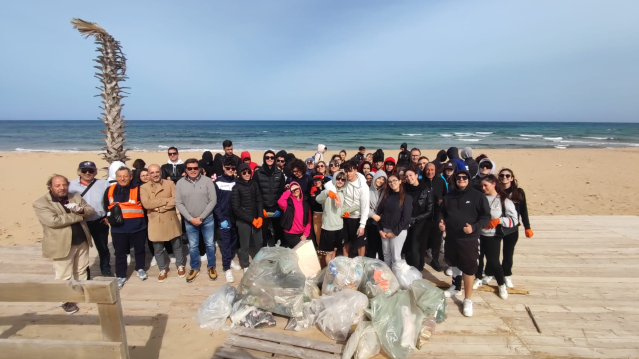 Erice, oggi la giornata “Un mare di plastica”