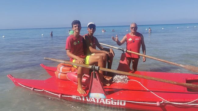 Mazara, Tonnarella, due donne al largo su tavola sup salvate da un bagnino