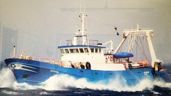 La Guardia Costiera ed un peschereccio mazarese salvano tre naufraghi