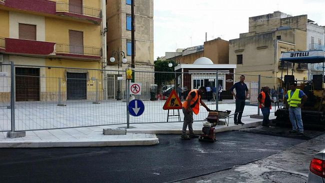 Mazara, terminati i lavori in Piazza Regina. Domani alle ore 11 l’apertura della piazza e del chiosco gelati