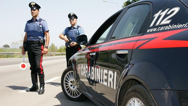 Castelvetrano: i carabinieri arrestano 2 persone per stalking e furto di energia elettrica