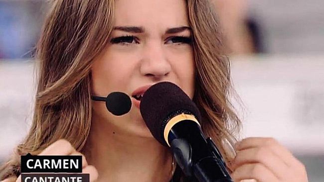 La trapanese Carmen Ferreri pronta per il debutto al serale di “Amici”. Ecco come sostenerla…