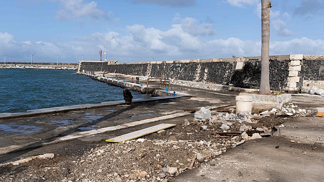 pantelleria-riqualificazione-waterfront-posati-i-primi-metri-quadrati-di-pavimentazione-sulla-banchina