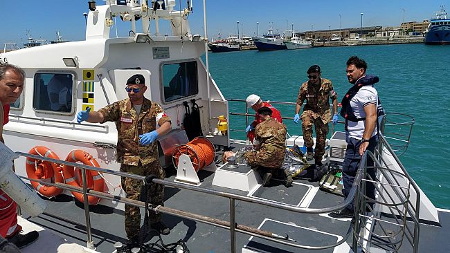 Esercitazione di soccorso ad aereo ammarato nelle acque antistanti il Porto di Mazara del Vallo