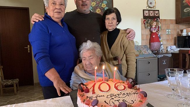 Nonna Vita Mezzapelle ha compiuto 106 anni