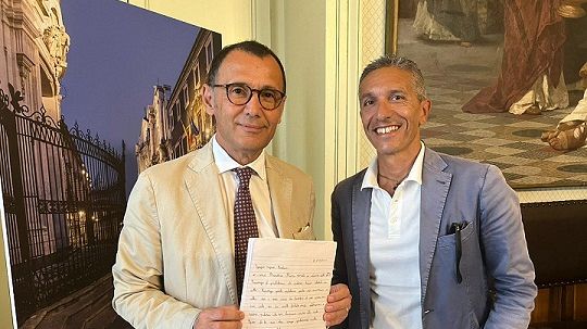 Catania. Municipio: Bonaccorsi prende in consegna le letterine sulla città scritte da alunni della Pizzigoni