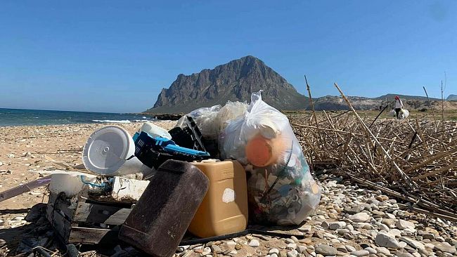 Plastic Free, i volontari raccolgono tonnellate di rifiuti a Rio Forgia