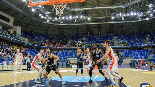 La Trapani Shark parte e finisce con la Virtus Bologna