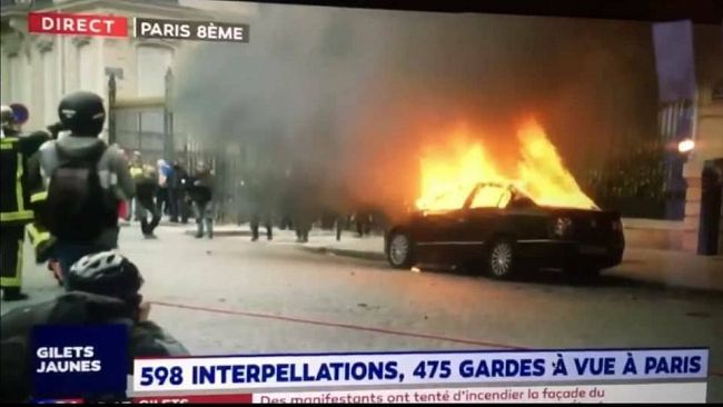 “Macron non conosce il suo popolo…”. Il racconto di una nostra lettrice da una Parigi in fiamme