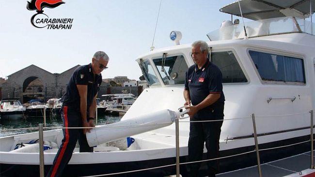 Favignana, emergenza ossigeno: i Carabinieri consegnano le bombole