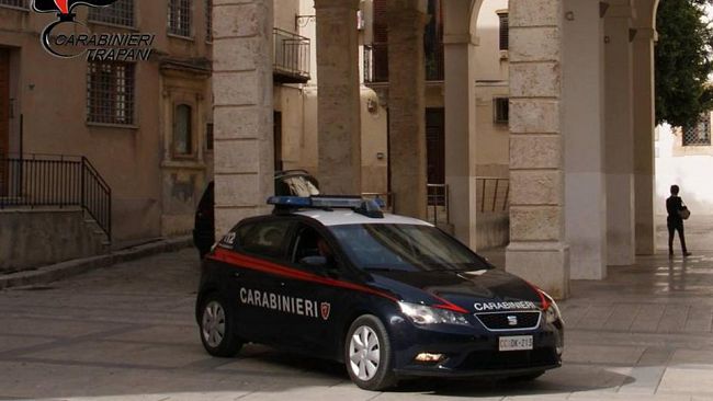 Alcamo, si scaglia contro i Carabinieri: arrestato 51enne castelvetranese