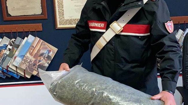 Marsala, droga e munizioni da guerra in casa: i Carabinieri arrestano 49enne