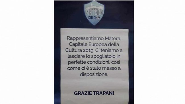Nel segno del rispetto e del fair play. Il bellissimo gesto del Matera dopo la sconfitta con il Trapani