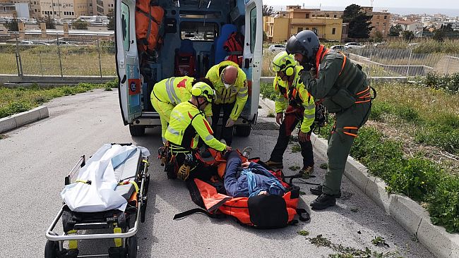 L'82° Centro C.S.A.R. di Birgi soccorre una donna ferita sull'isola di Mothia