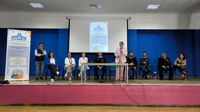 Trapani, all’I.C. E. Pertini il terzo incontro di informazione e sensibilizzazione sul tema truffa agli anziani