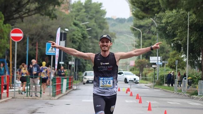 Mazara, Team F. Ingargiola: l'atleta Andrea Bonacasa vince la decima Maratonina di Gela 