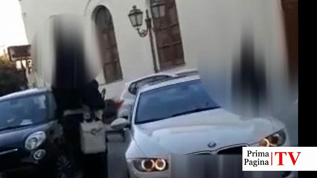 Sputi ed  insulti per una vigilessa dopo una multa