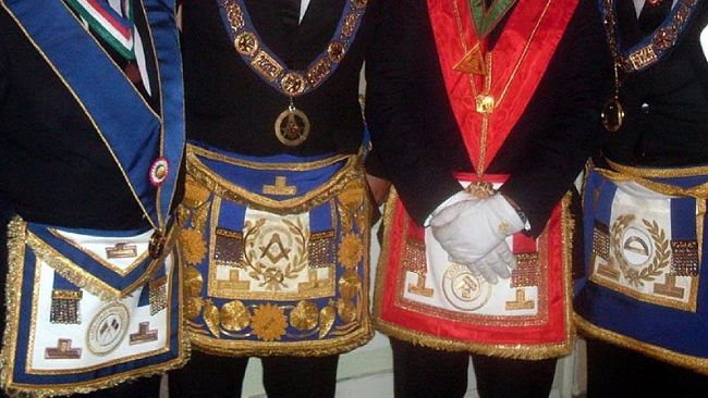 Logge Massoniche proviamo a capirne di più ed a sdrammatizzare certi rituali…